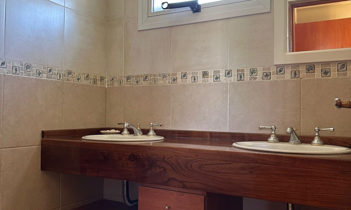 WhatsApp Image 2024-12-13 at 19.43.00