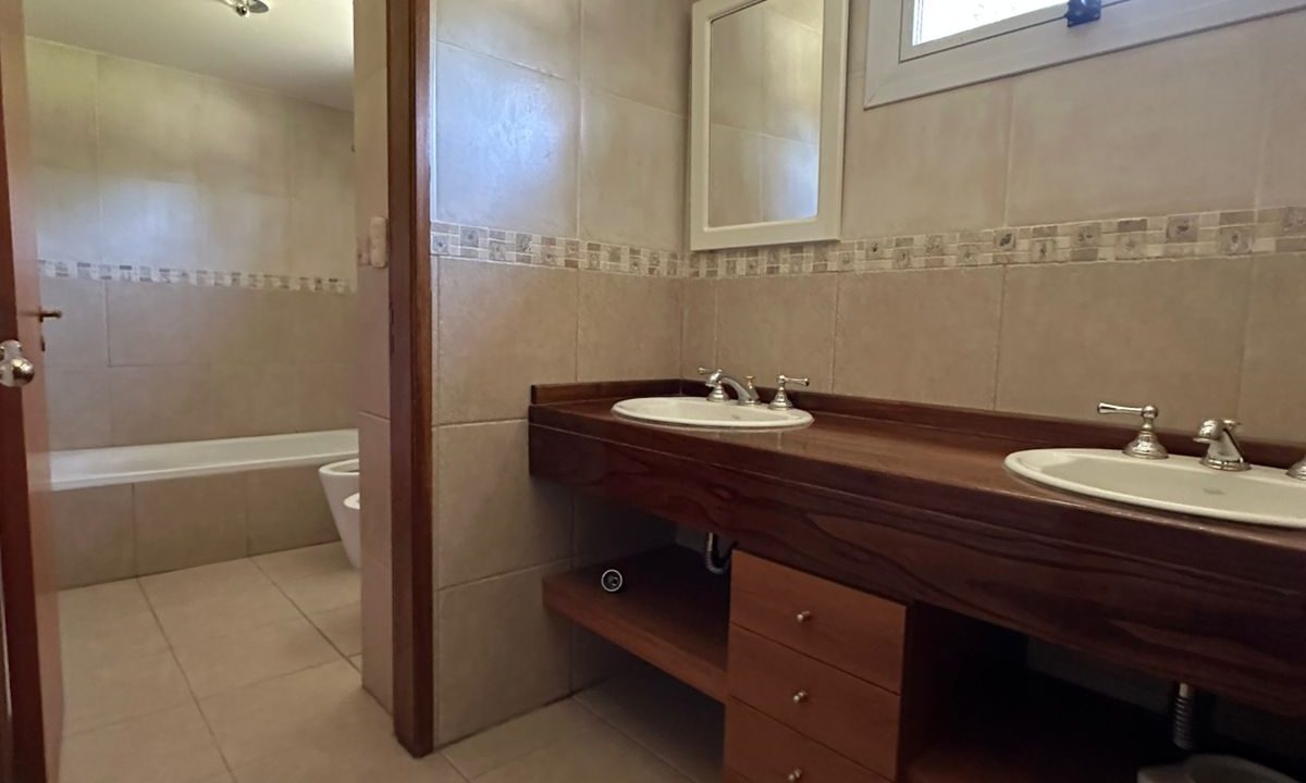 WhatsApp Image 2024-12-13 at 19.43.01 (2)