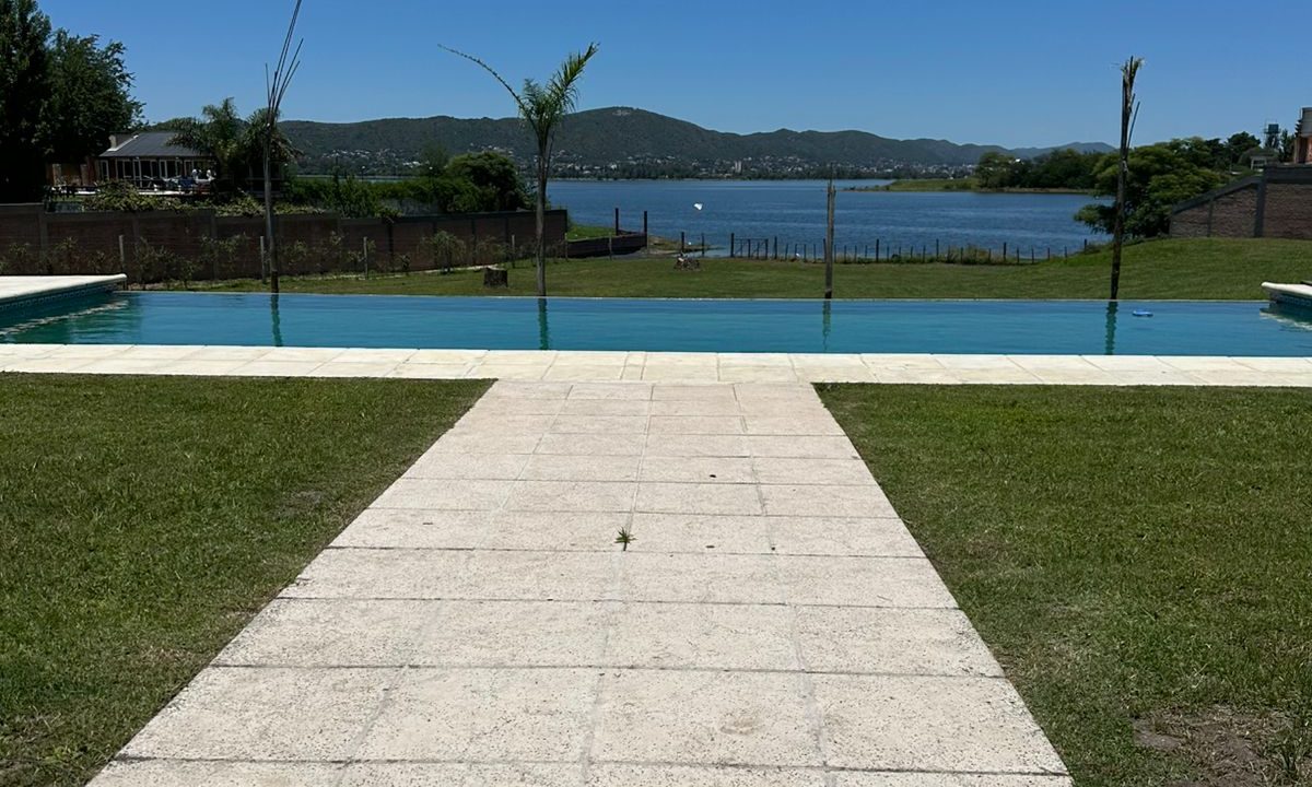 WhatsApp Image 2024-12-13 at 19.43.05 (2)