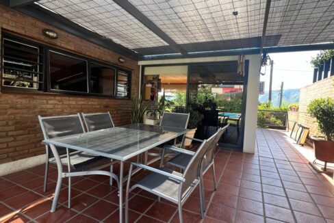 2a74ed99-fdc0-460c-a81d-756911823b8b