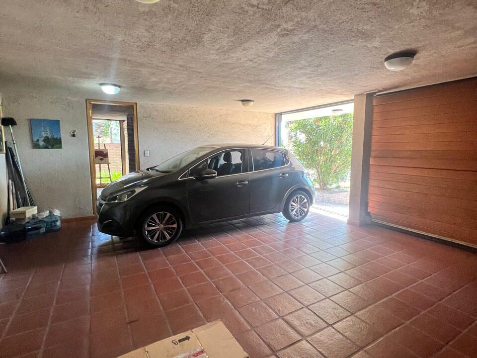 f5d9fc18-2605-44f9-8706-eade2258aff3