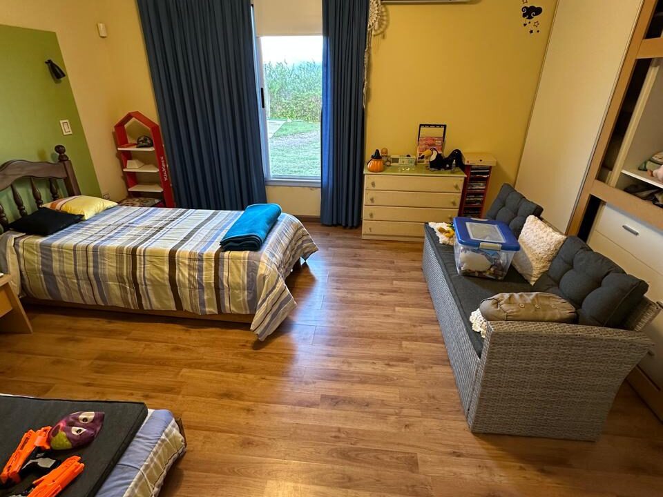 ff68784b-934d-497a-9e35-e7042b38a022