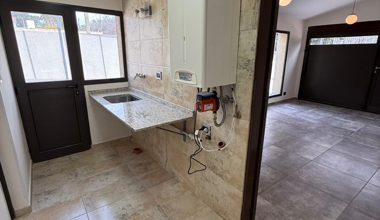 70b162b6-2d14-417b-b553-7e0d315e0835