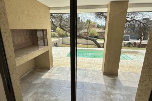 8a518c56-beee-4813-8528-13334259a946