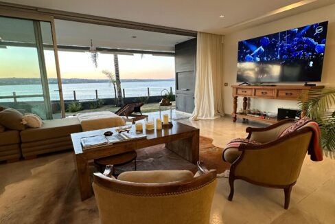 093e7c18-58dc-4e22-8a85-6e73796b66d4