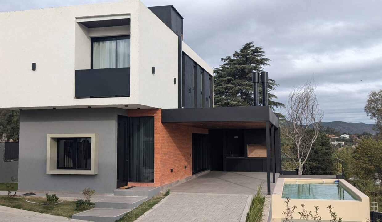 56526eb8-dd77-40c1-a91e-03a53262b5be