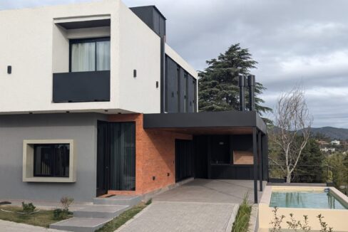 56526eb8-dd77-40c1-a91e-03a53262b5be