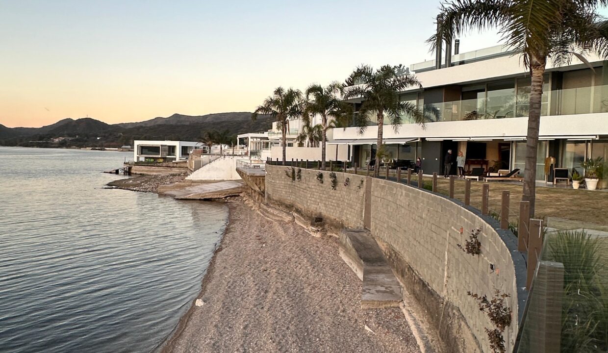 692fd7bd-33f6-49fe-b2d1-ae756746d34a