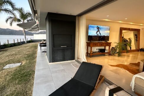 ec967eb6-674f-46ba-a19b-71725b691cbc