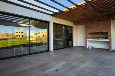 13806a46-f8b9-45f4-af5d-dab1f80e3816