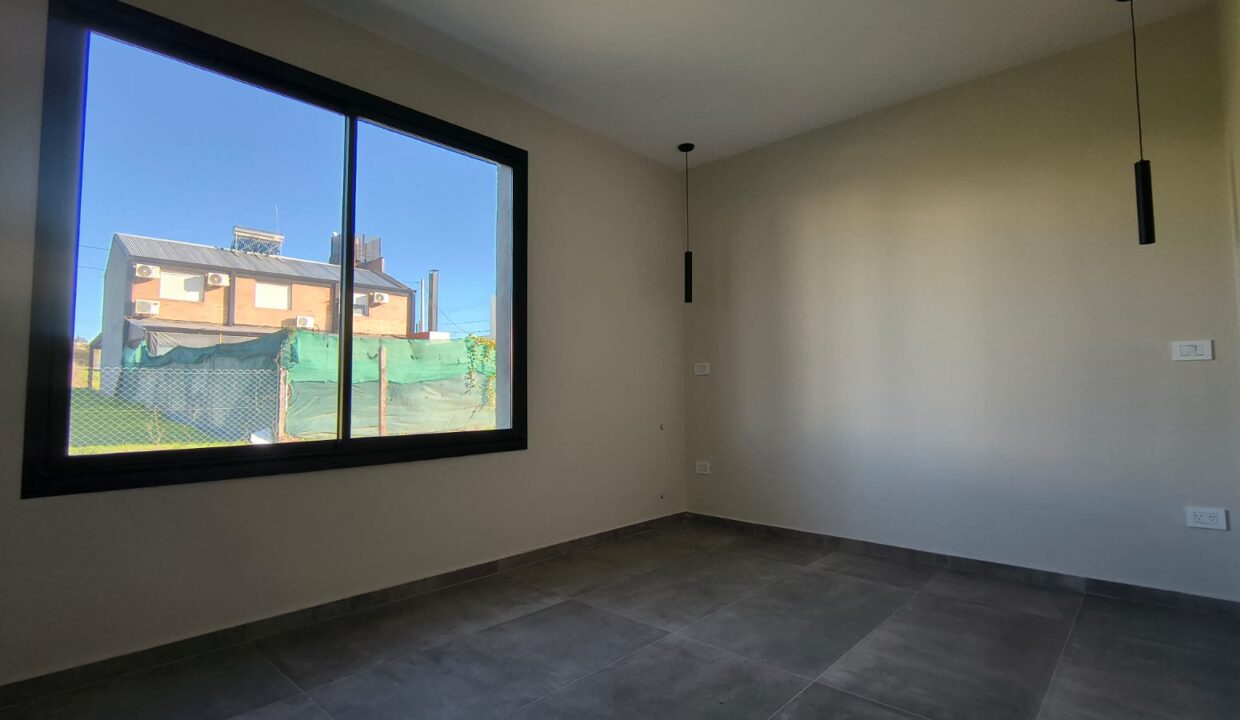 49dd9243-ee33-4284-a2c5-1109570a41a6