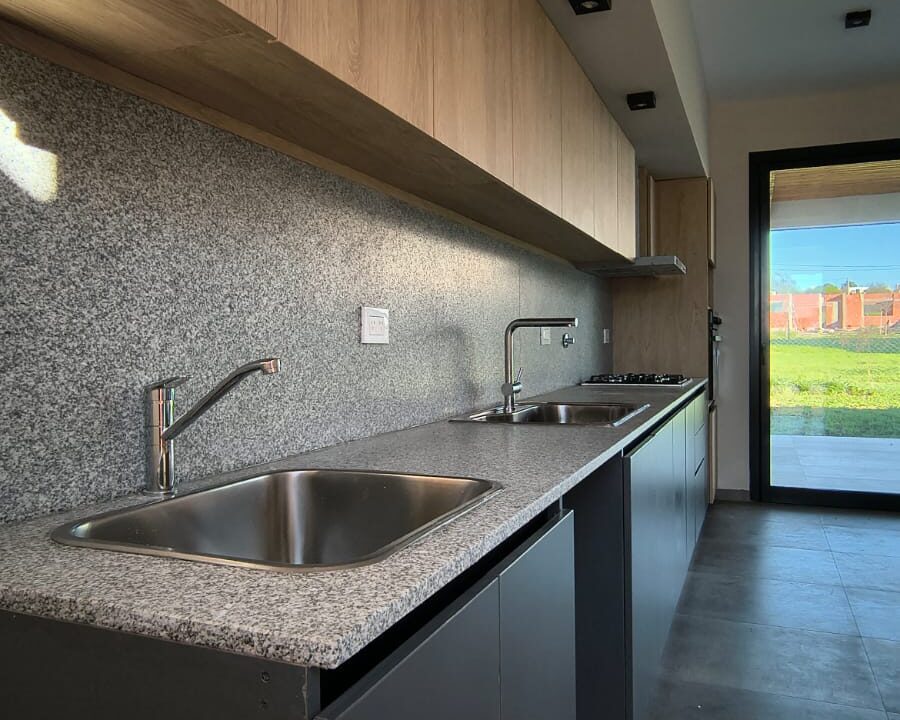 4ffe5c92-e8c9-40a7-94b1-c808136659f3