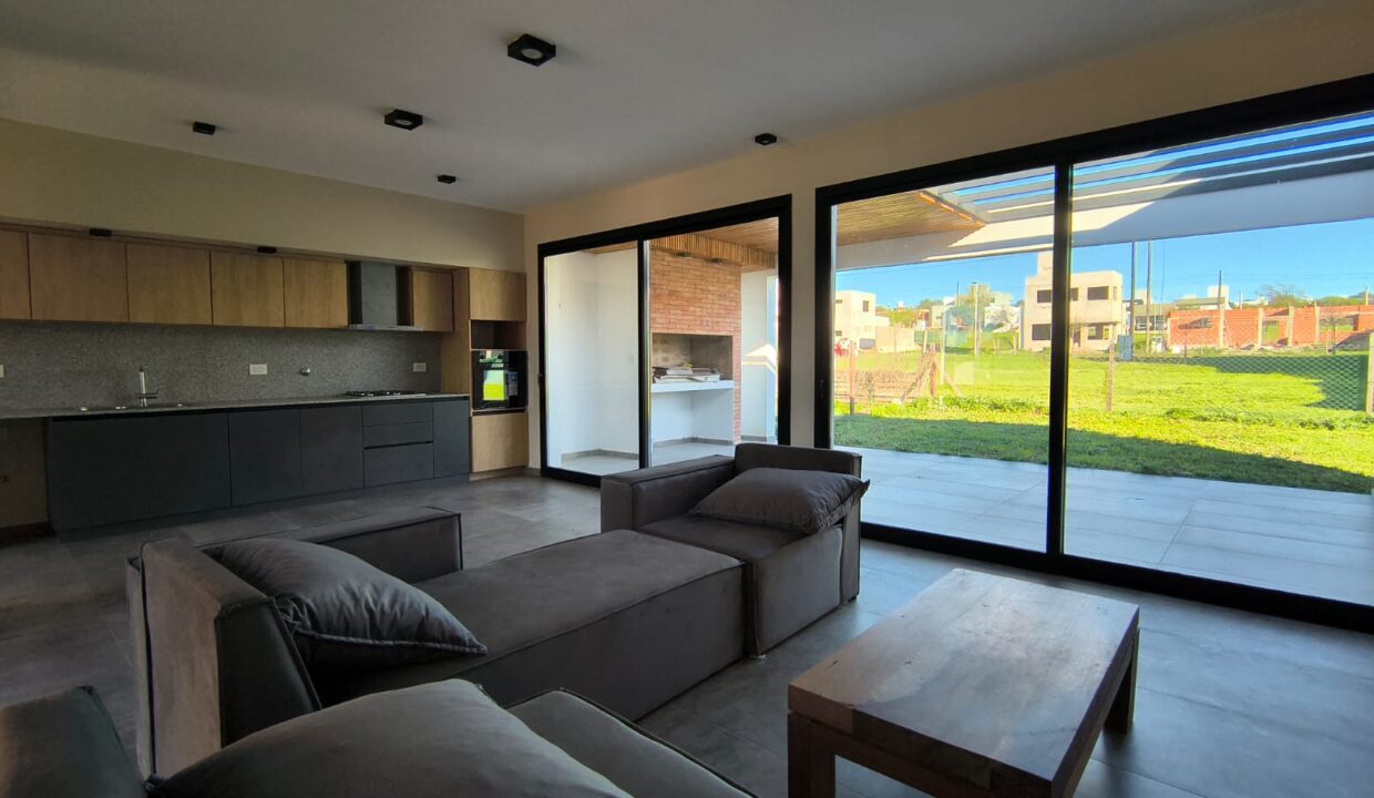 90d0e116-5f25-48e8-baf9-20759feb13b6