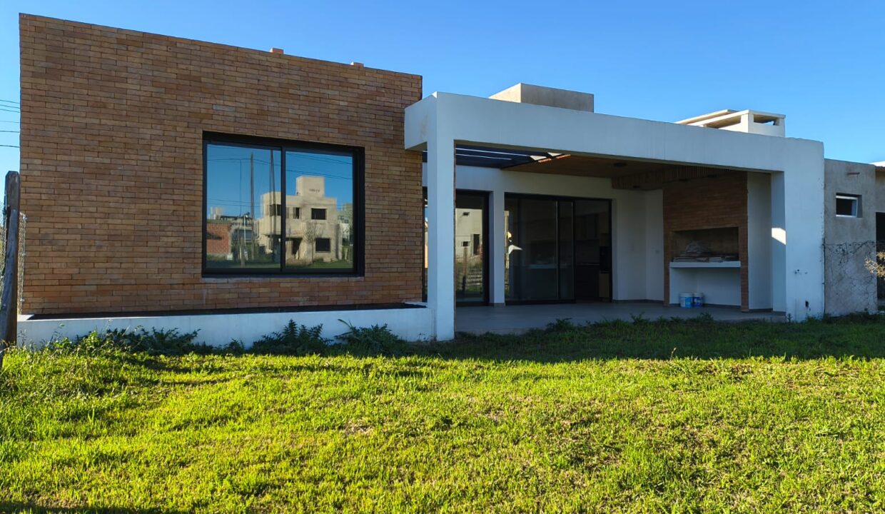 c14b799d-2196-4297-8df1-260fd7358d7f