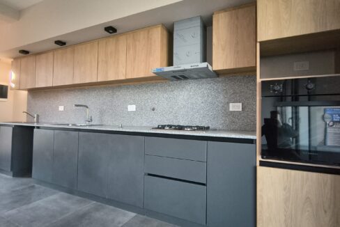 fe2e101d-225e-4dd8-841f-25f45dde4d3f