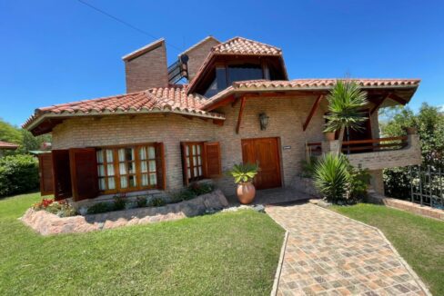 40a9e89e-3845-41c5-83c2-9d11446d1bac