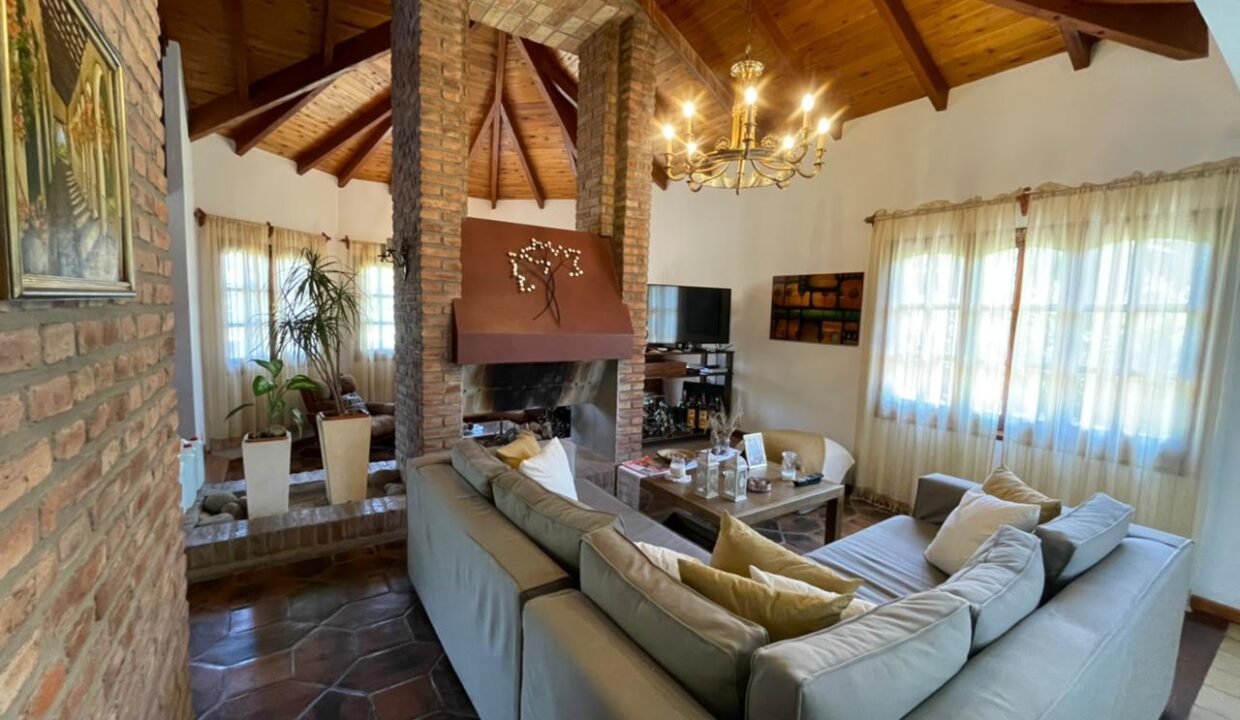 55263bed-bfd2-462c-b8a5-1aa9bbb83006