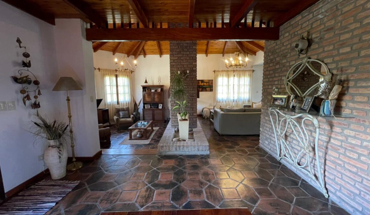 ded41b82-2cf5-4e5a-b6f6-249333bba76f