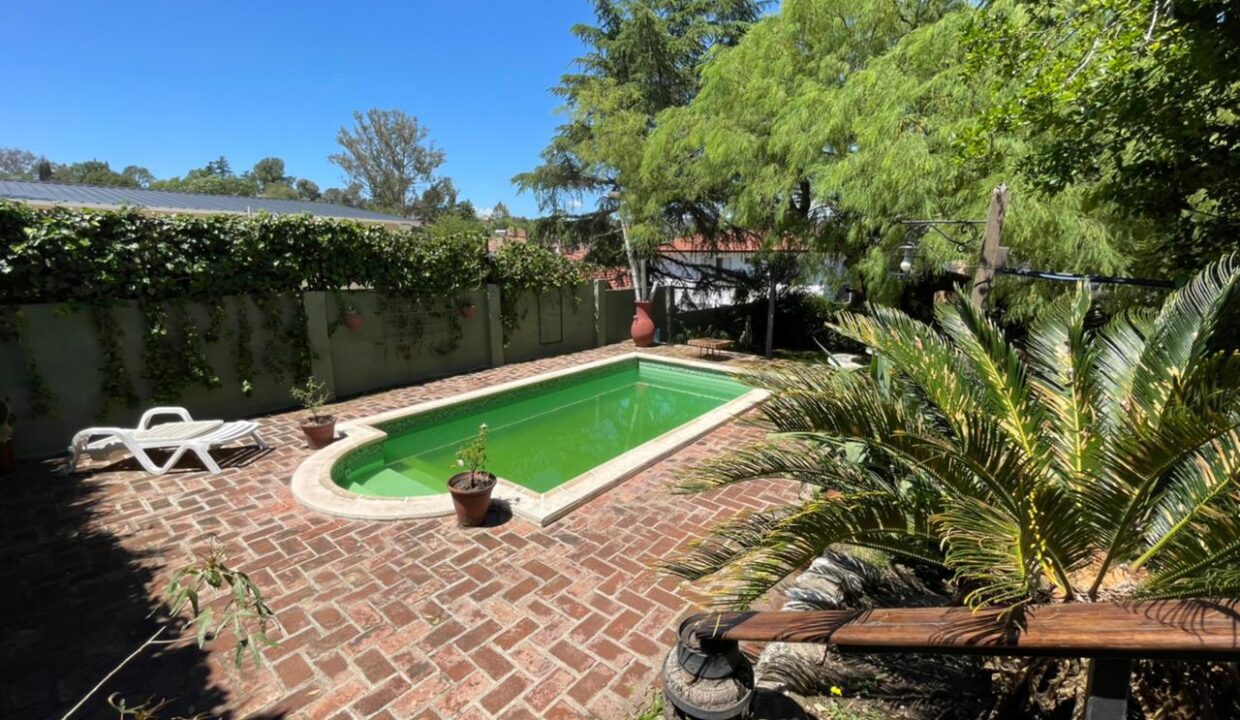 fd940080-62f1-4612-8a53-cd32567e5557