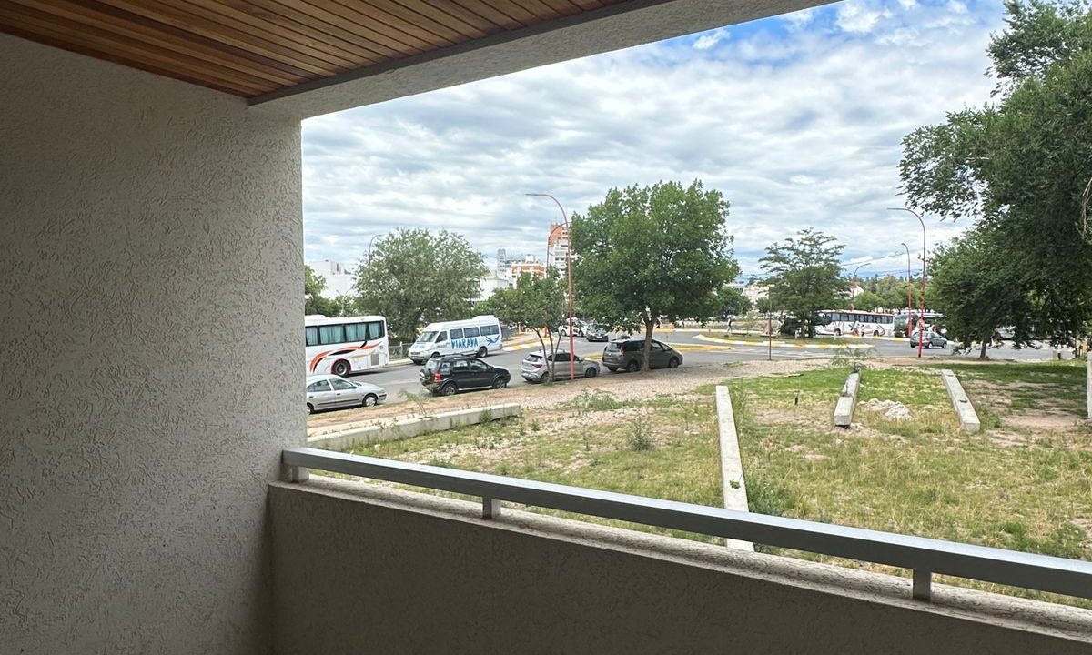 851df02d-c6c1-458a-8ff8-fe8b7e1d2a12