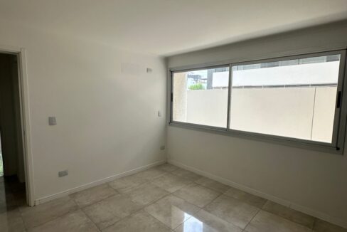 e7823373-f192-40c7-b402-1441f4e38828