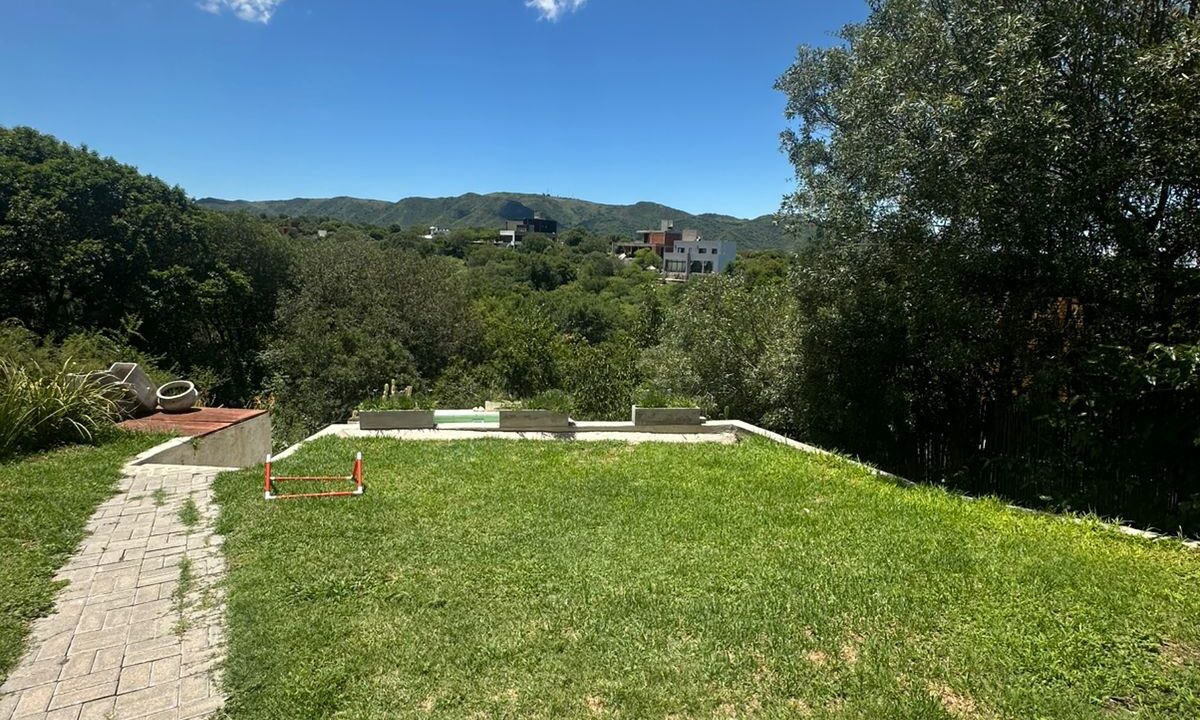 0799562c-504e-4c48-82b8-58fa5ac9c80f