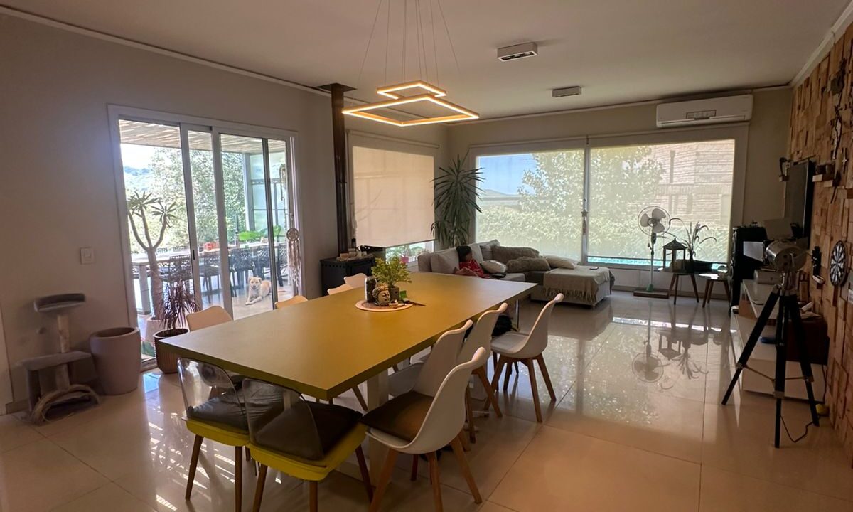 35eec1e5-0b47-42af-a278-1294980b9254