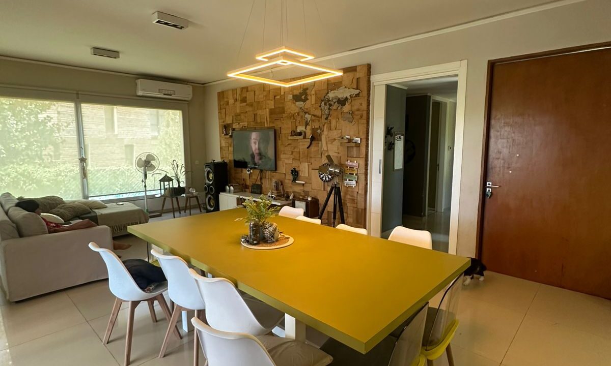 63aa5bb3-806b-45e7-8757-6923411d25d3