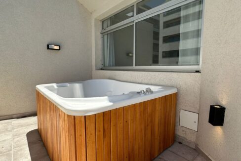 e1836988-e2b7-4826-a597-a2d348f6b87d