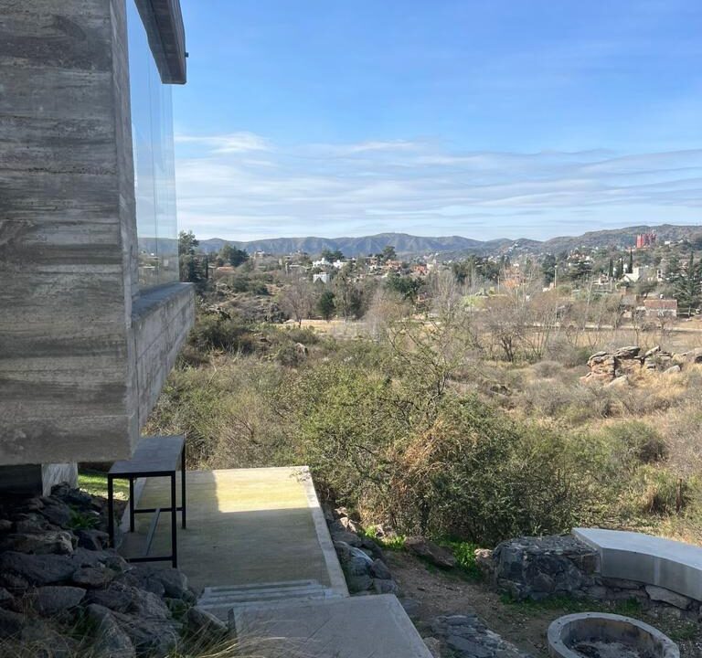 8c361ced-6355-4318-b925-10eb3b6afb3c