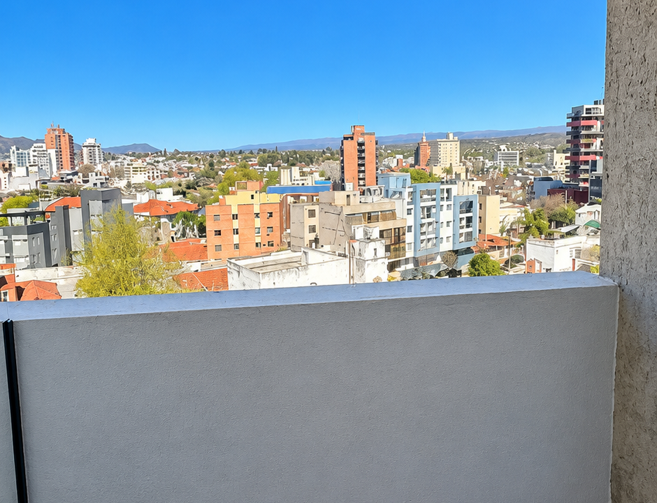 Balcón moderno con vistas urbanas