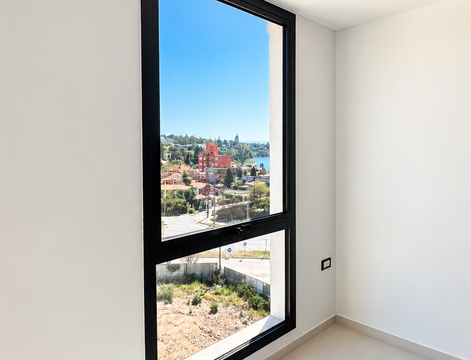 Ventana panorámica con luz natural