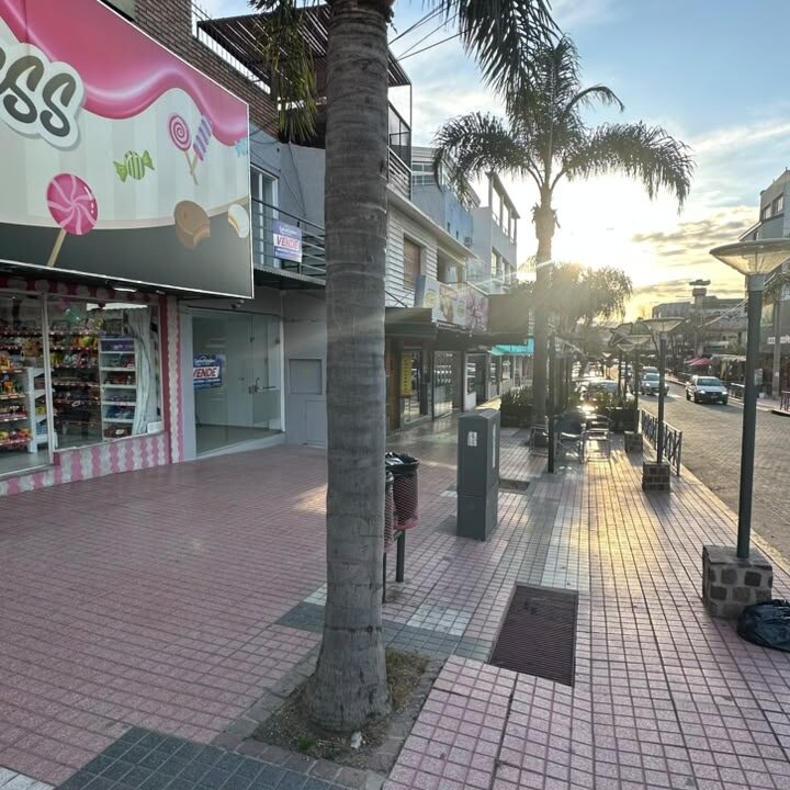02f4f410-3975-47aa-bc22-1e95d332877d