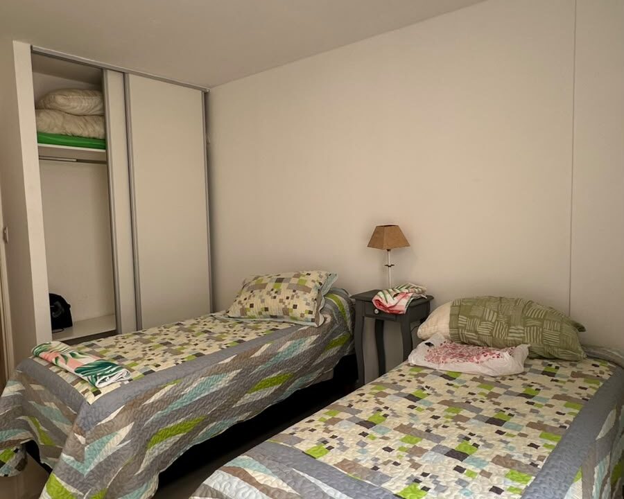 b9929127-abce-43d0-bcd5-ca1d5d712b60